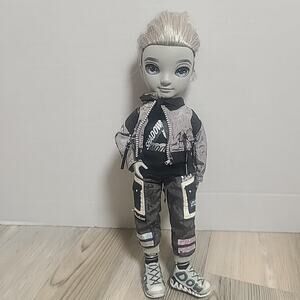 Rainbow High Shadow Series Ash Silverstone Boy Doll 1st Outfit Jacket Pant Shoes